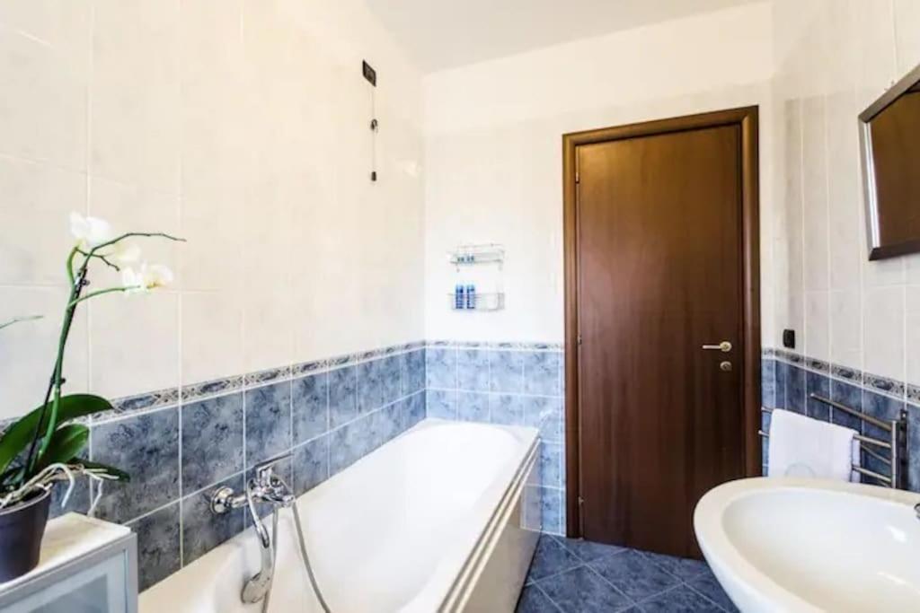 Casa Alpi 44 - Two Bedroom Flat With Huge Balcony Pescara Kültér fotó